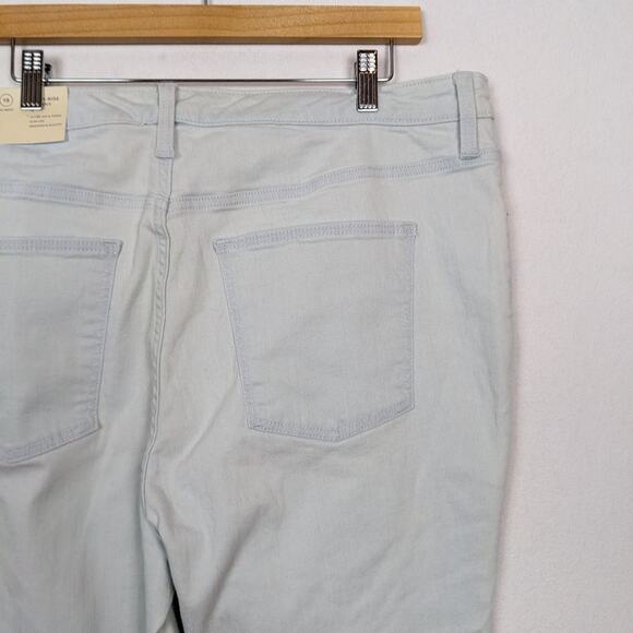 Universal Thread Light Wash Denim High Rise Skinny Jeans - Picture 5 of 9